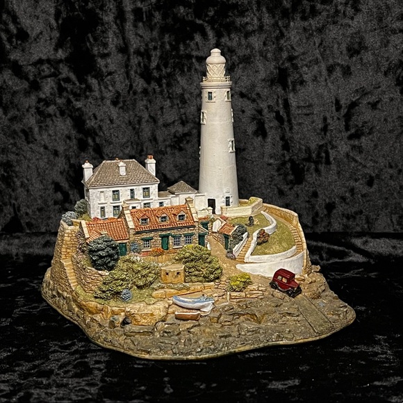 Very Rare Lilliput Lane, St. Mary’s Lighthouse Disneyana Special Edition - Picture 2 of 16